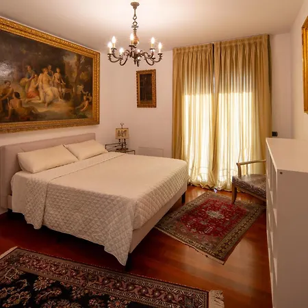 Apartamento D'autore Alba (Piedmont)